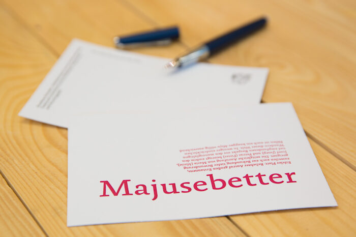 Majusebetter | Fein eefler Koart op eefler Platt.